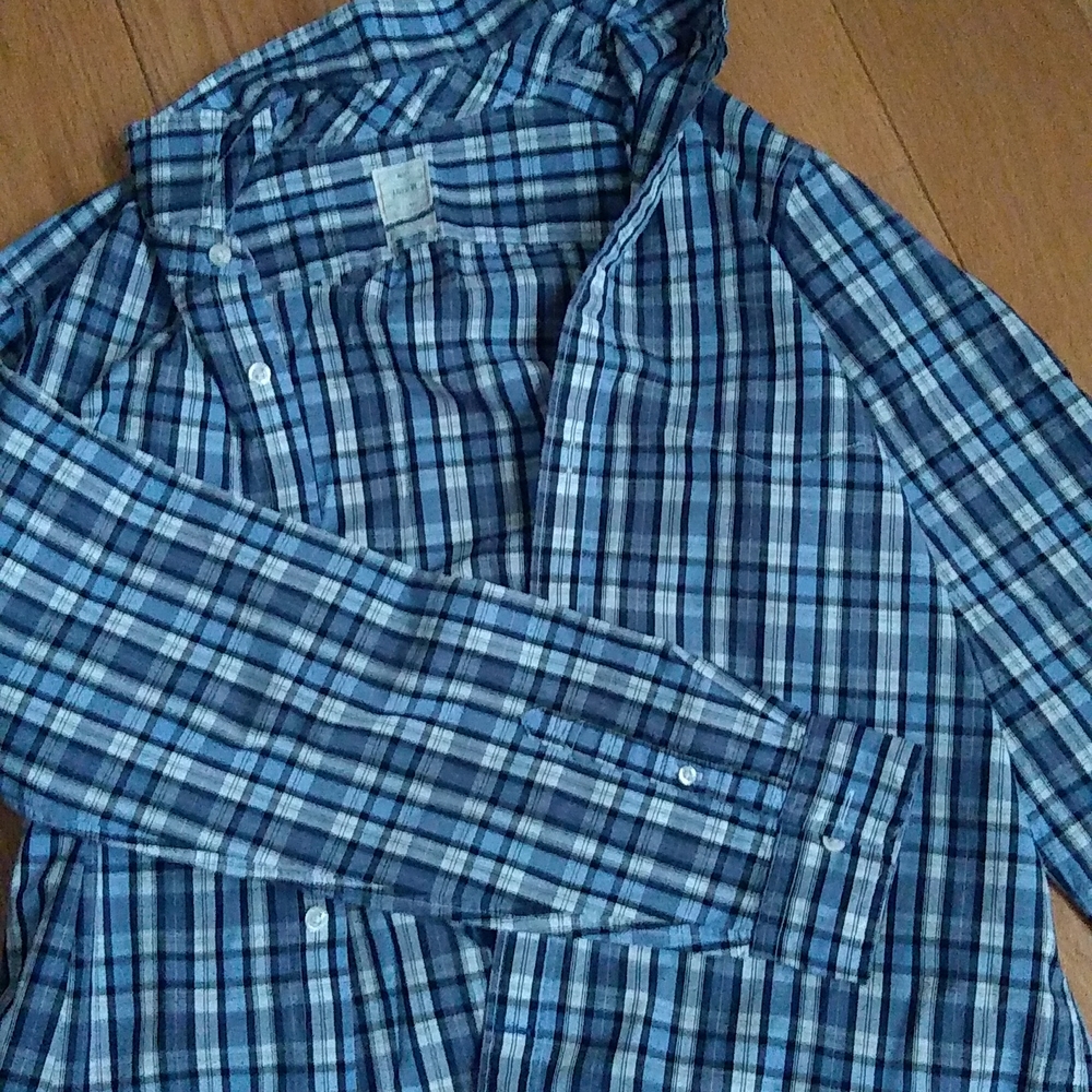 Shirt - Picture 3 of 4